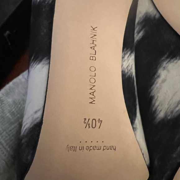 Never Worn NIB Manolo Blahnik Pumps size 40 1/2 - Picture 5 of 8